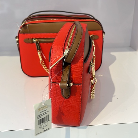 MICHAEL KORS
Jet Set Item Large EW Zip Chain XBody Saffiano Leather Crossbody - Picture 3 of 16